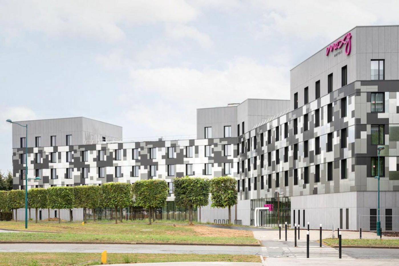 HOTEL MOXY